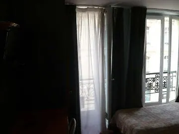 Hibiscus Republique Hotel Paris